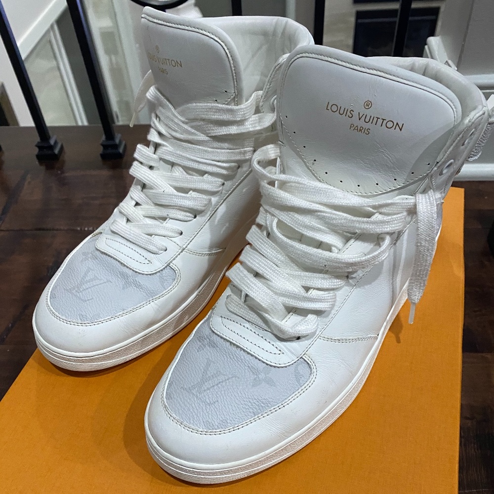Men’s Louis Vuitton used sneaker
